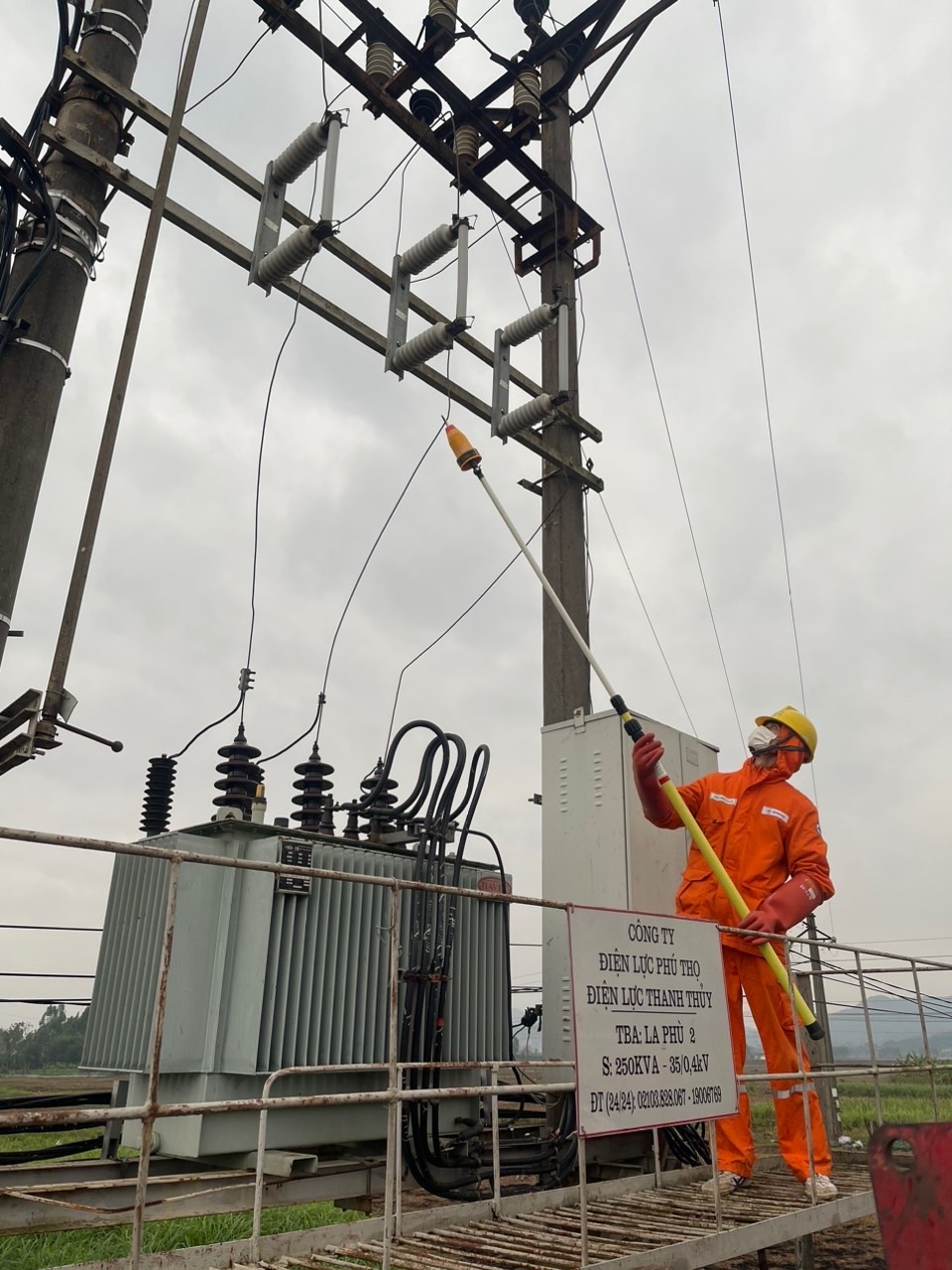 Xí nghiệp Dịch vụ Điện lực Phú Thọ trong công tác phối hợp đảm bảo cung cấp điện nhân dịp Tết dương lịch 2024
